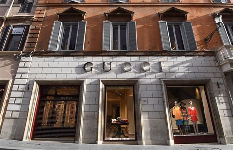 who design gucci|famous fashion designer gucci.